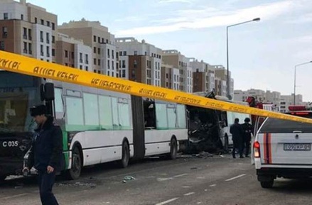 Число пострадавших при столкновении автобусов в Нур-Султане увеличилось до 36