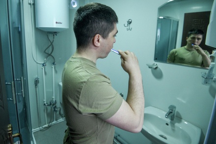 Стоматолог Минздрава РФ счёл бессмысленным чистить зубы больше одного раза в день
