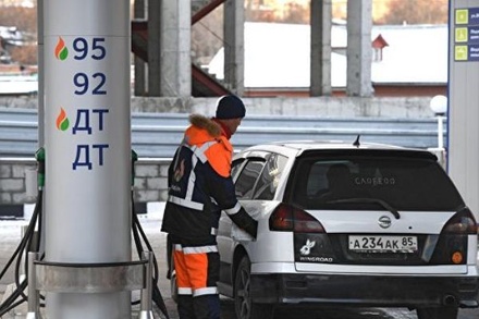 Независимые АЗС не исключили появления цен за половину литра топлива