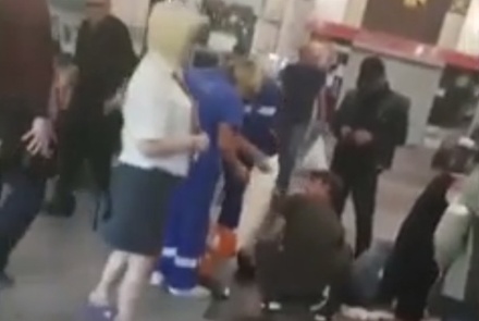 Мужчина с ножом ранил двух человек на Курском вокзале в Москве