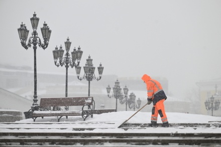 Городские службы Москвы переведены на усиленный режим работы из-за снегопада
