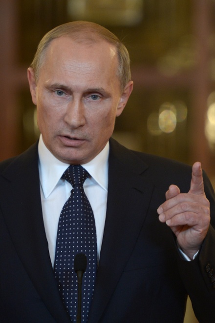 Прямой военной угрозы России сейчас нет, заявил Владимир Путин