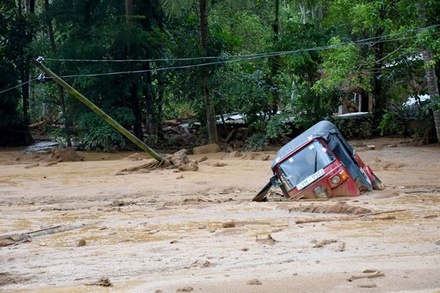 Число жертв наводнений на Шри-Ланке достигло 164