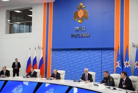 Путин поручил главам регионов лично посетить пострадавшие от паводков районы
