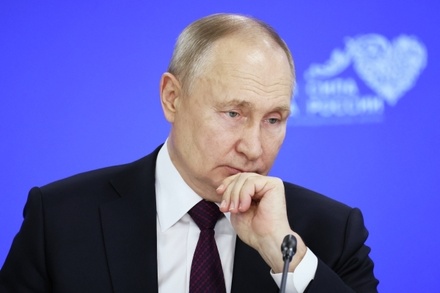Путин назвал депортацию россиян из Латвии угрозой безопасности России