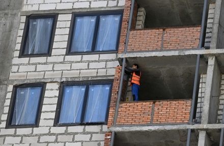 Ввод жилья в России за год вырос на 32%