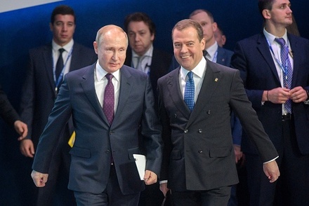 Владимир Путин подписал указ о зарплате Дмитрия Медведева на посту зампреда Совбеза