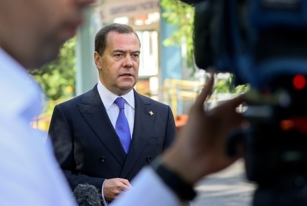 Дмитрий Медведев призвал развивать опыт электронного голосования