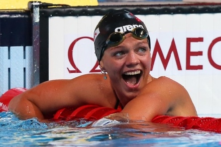 Пловчиха Юлия Ефимова выиграла золото на чемпионате Европы
