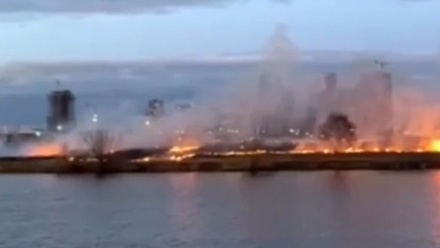 Пожар на берегу Москвы-реки около стадиона «Спартак» потушили