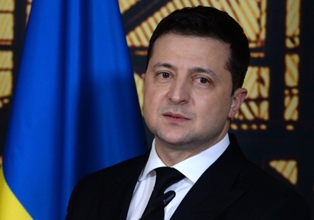 Зеленский обвинил канцлера ФРГ в попытках балансировать между Киевом и Москвой