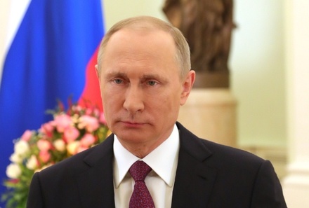 Владимир Путин поздравил женщин с 8 Марта стихотворением