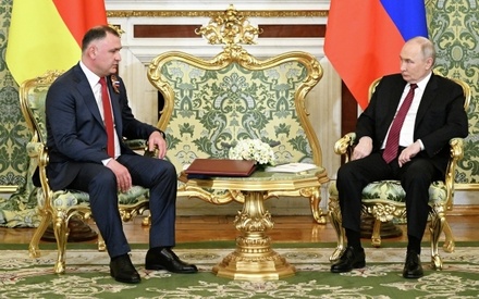Владимир Путин встретился с президентом Южной Осетии
