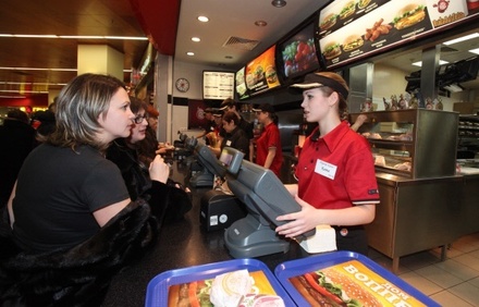 Роспотребнадзор оштрафовал Burger King почти на 15,5 млн рублей