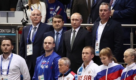 Путин стоя слушал гимн Украины на Европейских играх  в Минске