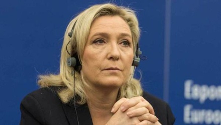 Европарламент вслед за властями Франции заморозил выплаты партии Марин Ле Пен