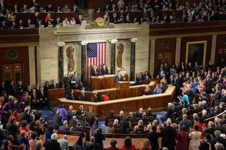 Конгресс США одобрил поставки летального оружия на Украину