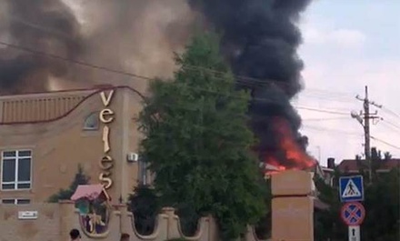 Пять человек пострадали при пожаре в пансионате в Евпатории