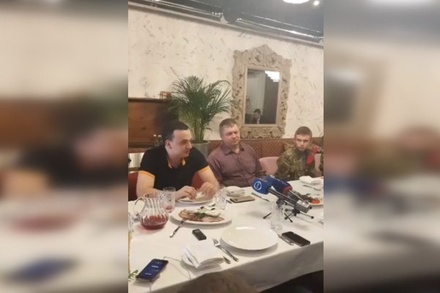 Стрелявший из автомата в Камышлове депутат Госдумы устроил пресс-конференцию