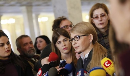 Штаб Порошенко потребовал извинений у Тимошенко за слова о расследовании
