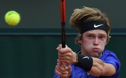 19-летний российский теннисист выиграл первый титул в карьере