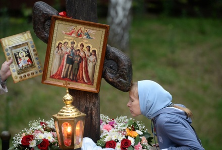 Дом Романовых отрицает намерение захоронить останки царской семьи в Исаакиевском соборе