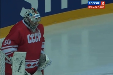 Сборная России по хоккею проводит матч с Финляндией в форме СССР