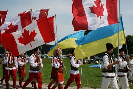 Канада упростила оформление виз для граждан Украины