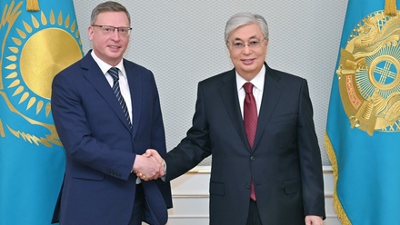 Президент Казахстана Касым-Жомарт Токаев принял губернатора Омской области Александра Буркова