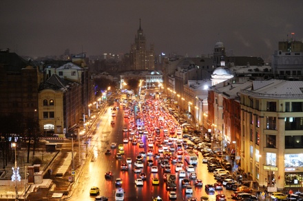 Власти Москвы предупреждают о возможных пробках на дорогах в субботу вечером