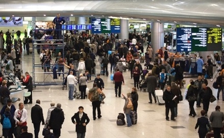 Почти 80 рейсов задерживаются в столичных аэропортах