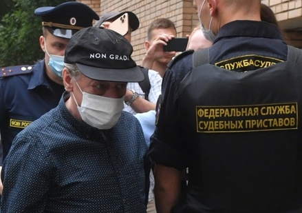 Михаила Ефремова доставили в Пресненский суд Москвы