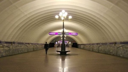 В Петербурге из-за бесхозного предмета закрыта станция метро «Старая деревня» 