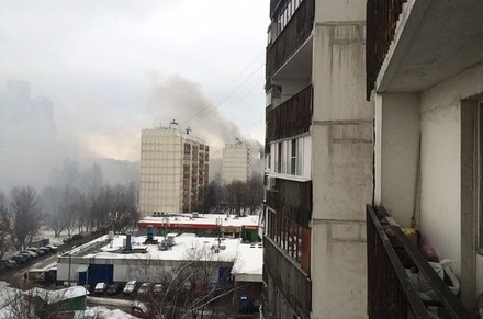 Очевидцы сообщают о пожаре на юге Москвы