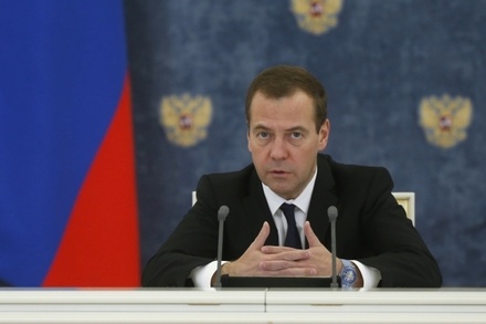Медведев констатировал сбои в поставках лекарств для ВИЧ-инфицированных