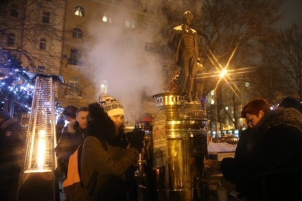 Глава МЧС из-за предстоящих морозов поручил согревать людей на гуляниях в Москве