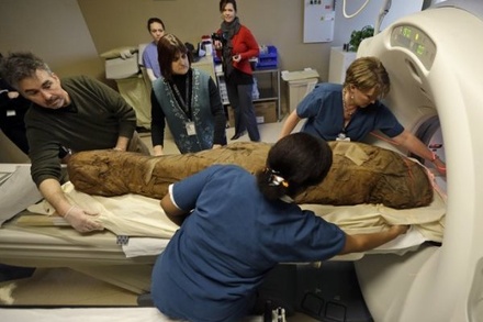 Древним мумиям из Эрмитажа впервые сделали томографию