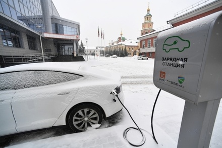 В России снизилось число желающих купить электромобиль