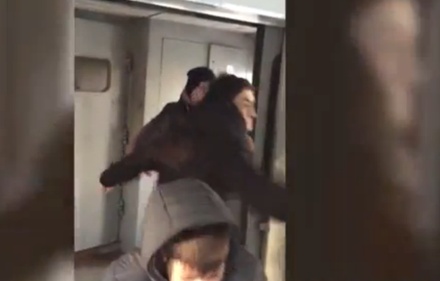 Подростки избили пожилого мужчину в поезде Москва – Тверь
