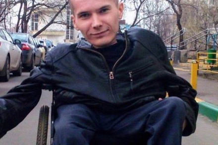 Суд в Москве отпустил из СИЗО инвалида-колясочника Антона Мамаева