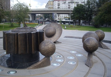 С монумента Солнечной системы в Москве украли орбиты планет
