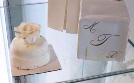 На аукцион в Лос-Анджелесе выставили 12-летний кусок торта со свадьбы Трампов