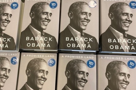 Книга Барака Обамы «Земля обетованная» установила рекорд продаж