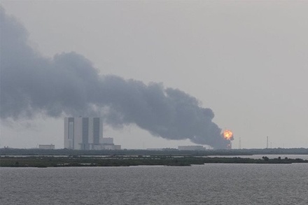 Ракета Falcon 9 взорвалась во Флориде на стартовом комплексе
