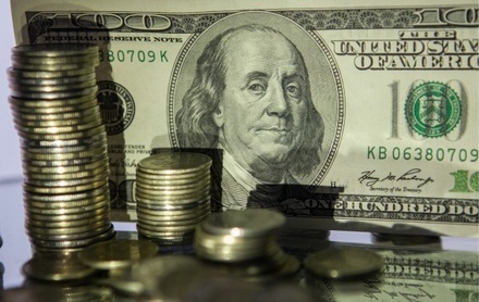 В сентябре курс доллара превысит 70 рублей, прогнозирует экономист