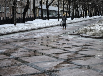 Синоптики предупреждают москвичей о ледяном дожде и гололёде
