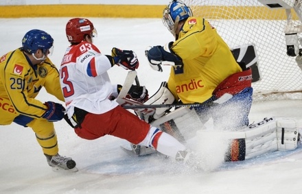 Российские хоккеисты обыграли шведов в матче Кубка Карьяла