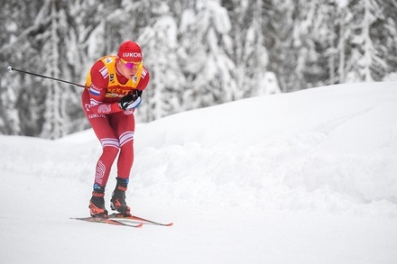 Российский лыжник Александр Большунов одержал победу в пасьюте на Tour de Ski