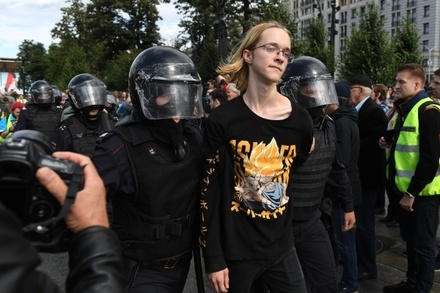 Почти всех задержанных на демонстрации в Москве подростков освободили