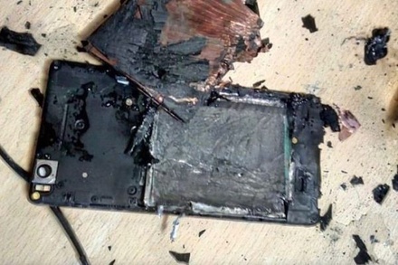 Подросток получил ожоги трети поверхности тела из-за взорвавшегося телефона